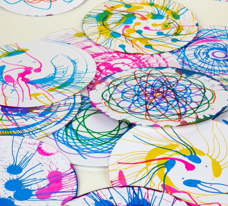 Spin & Spiral Art Station with Paper Refill Set