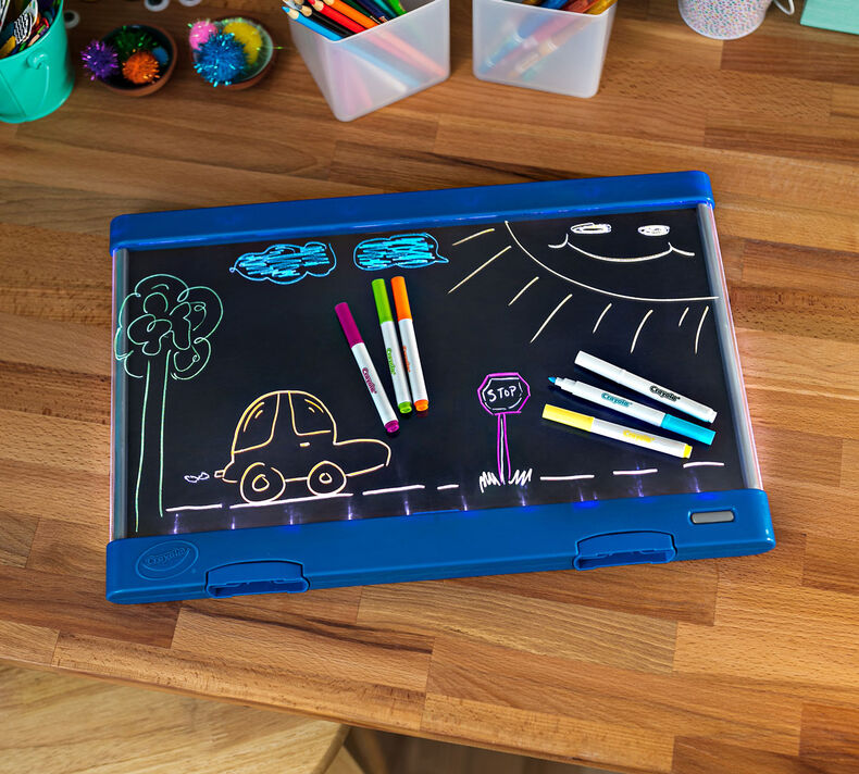 Crayola Light Up Tracing Pad - Blue, Tracing Light Box for Kids, Drawing  Pad, Holiday Toys, Gifts for Boys and Girls, Ages 6+