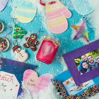 Watercolor Resist Mitten Garland Craft Kit | Watercolor Resist Mitten Garland Craft Kit |